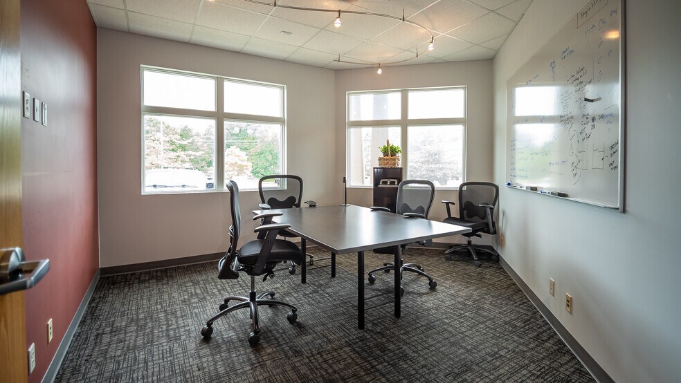 More Photos Of 3416 Lakeridge Pl NW, Rochester Office For Lease