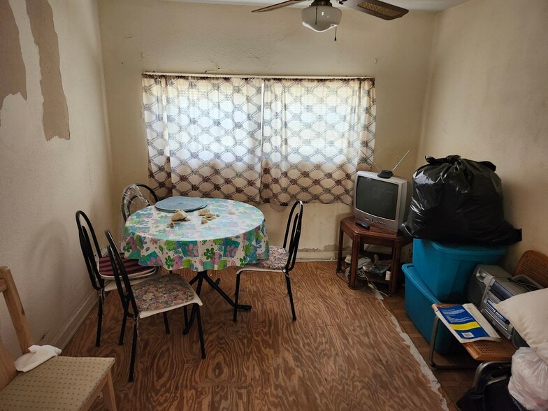 More Photos Of 531 Athens St, Tarpon Springs Storefront Retail Office For Sale