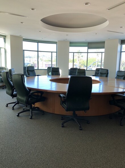 More Photos Of 2530 Wilshire Blvd, Santa Monica Coworking Space