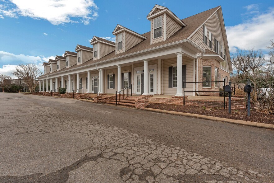 More Photos Of 2705 Appling Rd, Memphis Medical For Sale