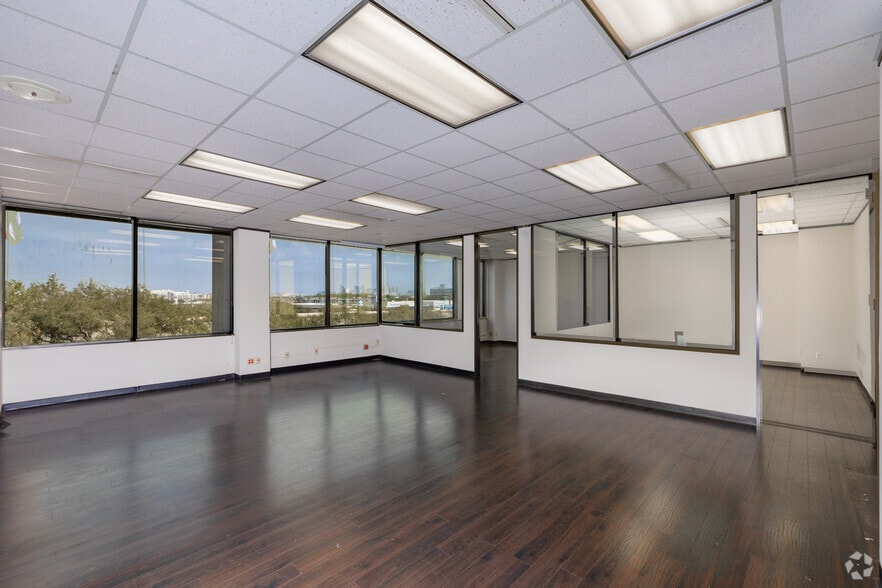 More Photos Of 3003 S Loop Fwy W, Houston Office For Lease