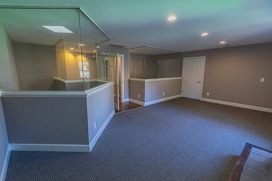 More Photos Of 5501 McNeely Dr, Raleigh Medical For Lease