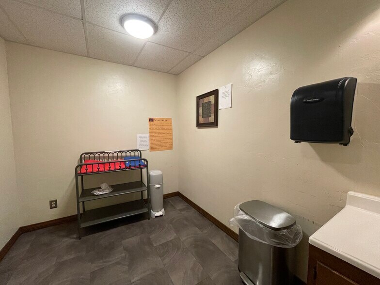 More Photos Of 1001 W Broadway St, Muskogee Medical For Sale