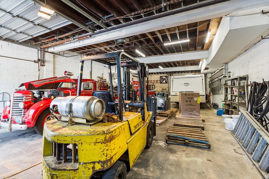 More Photos Of 257 W Nicholson Rd, Audubon Office For Sale