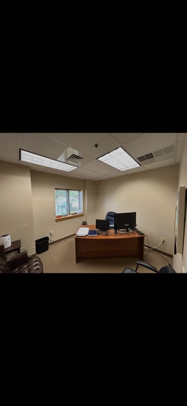 More Photos Of 91 Cedar St, Milford Research And Development For Lease
