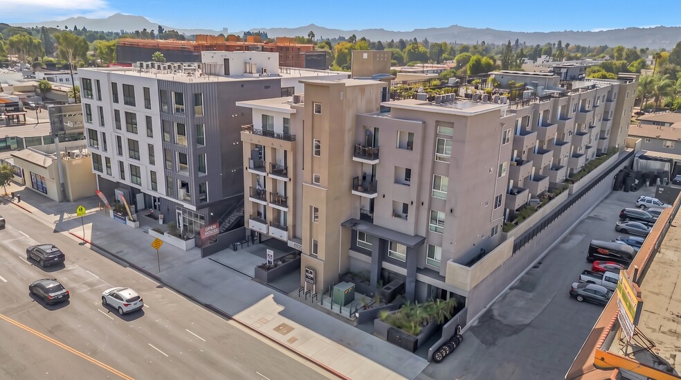 More Photos Of 13724 Victory Blvd, Van Nuys Apartments For Sale
