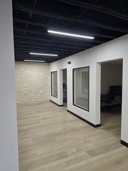 More Photos Of 1041 Eastside Rd, El Paso Warehouse For Sale