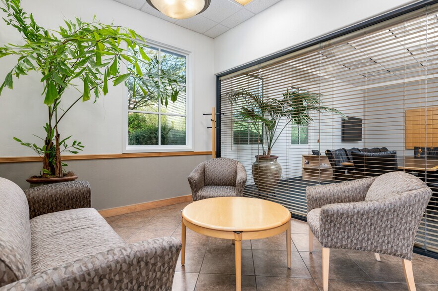 More Photos Of 1846 E Innovation Park Dr, Oro Valley Coworking Space