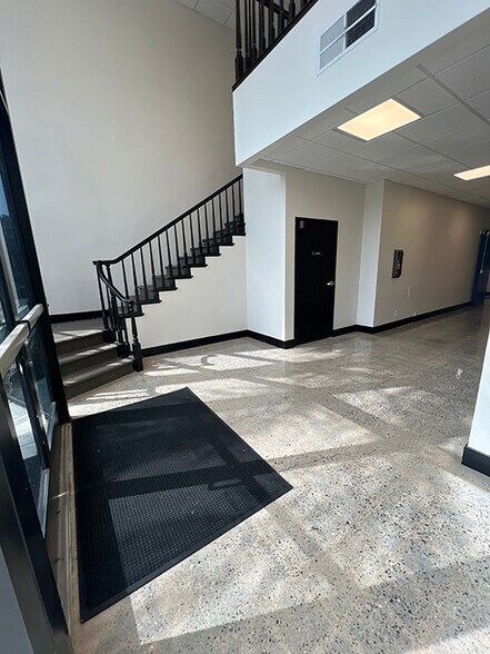 More Photos Of 242 E Airport Dr, San Bernardino Office For Lease