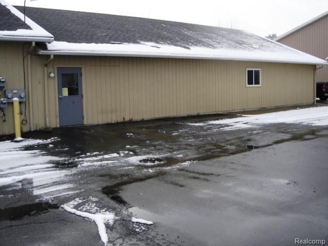 More Photos Of 3214 S Dye Rd, Flint Warehouse For Lease