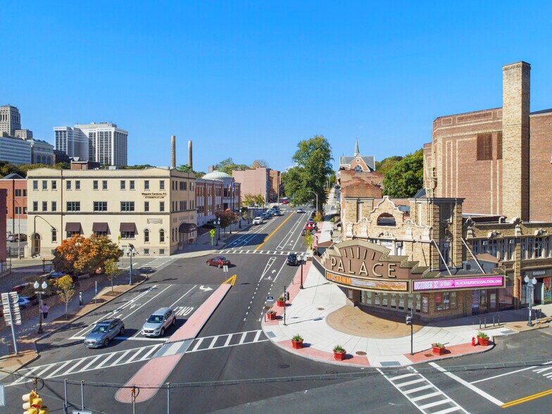 More Photos Of 22 Clinton Ave, Albany Office For Sale