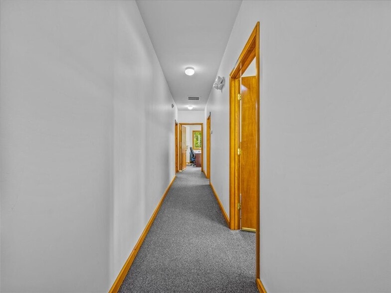 More Photos Of 200 W Town St, Norwich Office For Sale