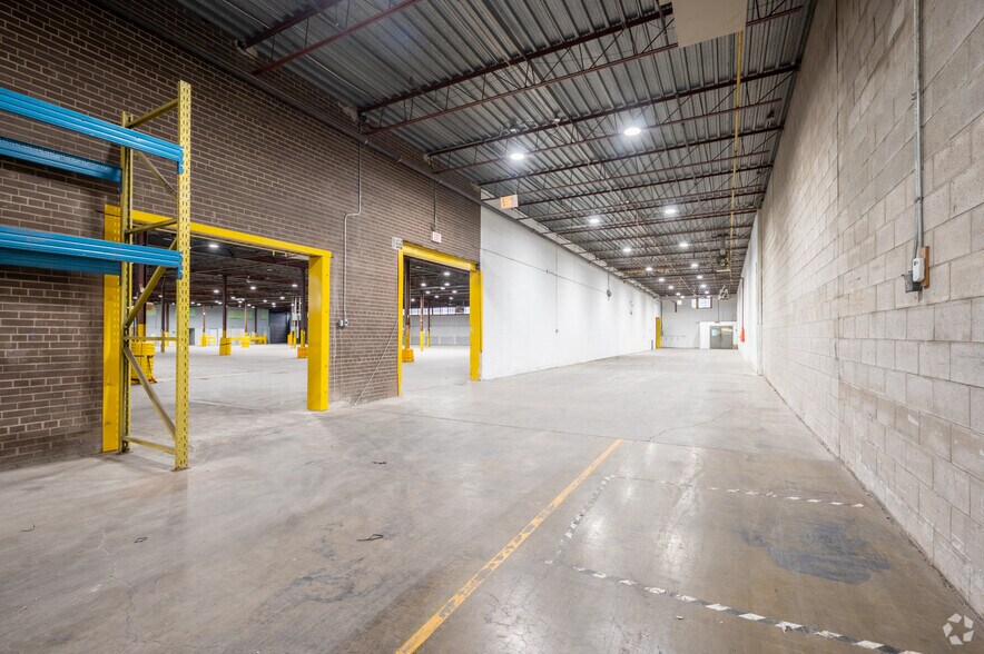 More Photos Of 25 Tangiers Rd, Toronto Service For Lease