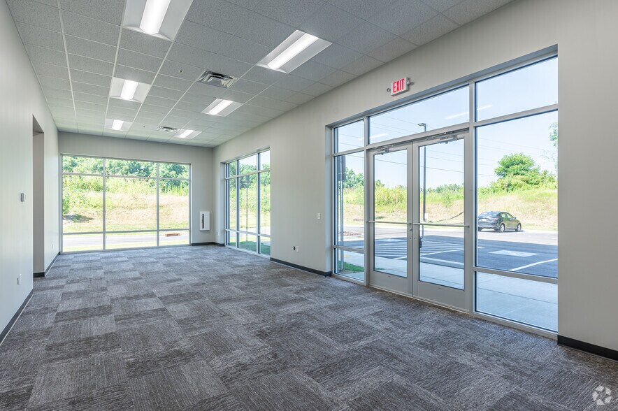 More Photos Of Jessie Cronic Rd & I-85, Braselton Unknown For Lease