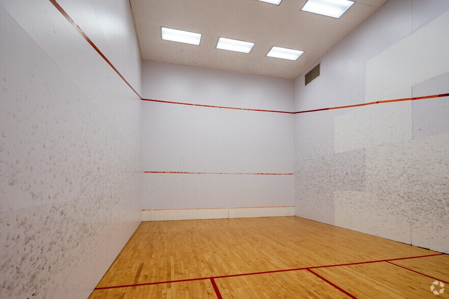 More Photos Of 1555 Rue Peel, Montréal Office For Lease