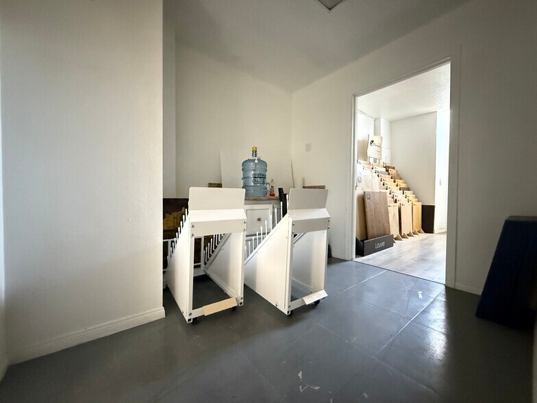 More Photos Of 5731 Palmer Way, Carlsbad Research And Development For Lease