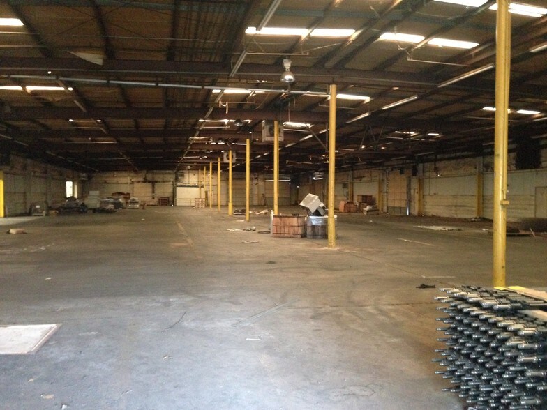 More Photos Of 400 N Harvey St, Seminole Manufacturing For Lease