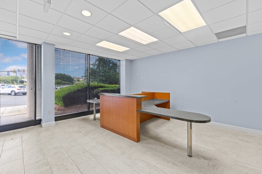 More Photos Of 741 Kenilworth Ave, Charlotte Office For Sale