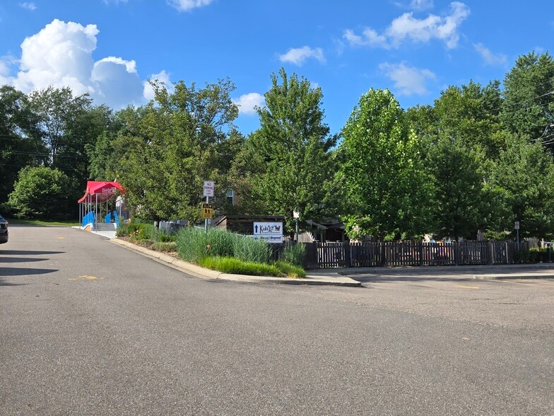 More Photos Of 2370 Walton Blvd, Rochester Hills Medical For Sale