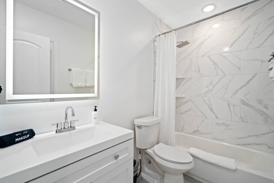 More Photos Of 2806 Rosewood St, Houston Multifamily For Sale