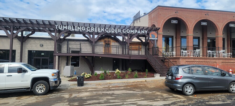 More Photos Of 238 W Main St, Abingdon Storefront Retail Office For Lease