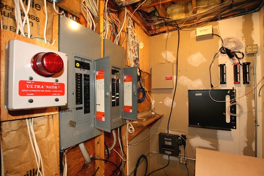 More Photos Of 9 Old Westminster Rd, Hubbardston Warehouse For Sale