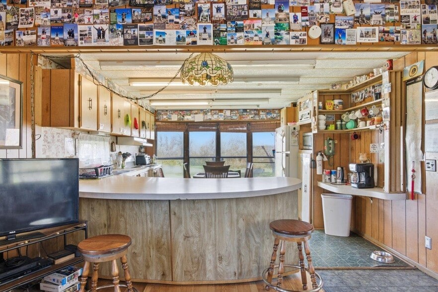 More Photos Of 204 Douglas Ln, Pearisburg Hospitality For Sale