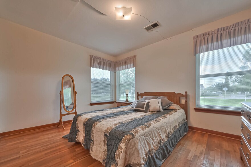 More Photos Of 8713 Wayfarer Ln, Houston Loft Creative Space For Sale