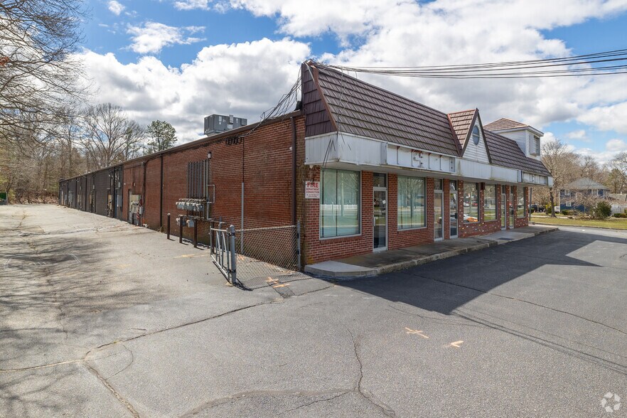 More Photos Of 200-232 Middle Country Rd, Middle Island General Retail For Lease
