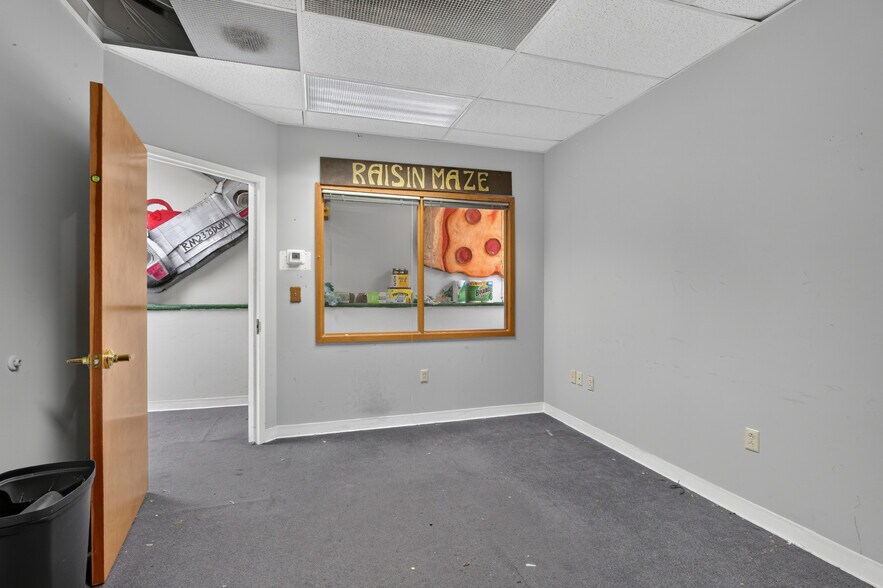 More Photos Of 1118 E Columbia Ave, Philadelphia Office For Lease