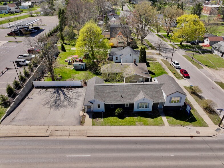 More Photos Of 1200 S Mitchell St, Cadillac Office For Sale