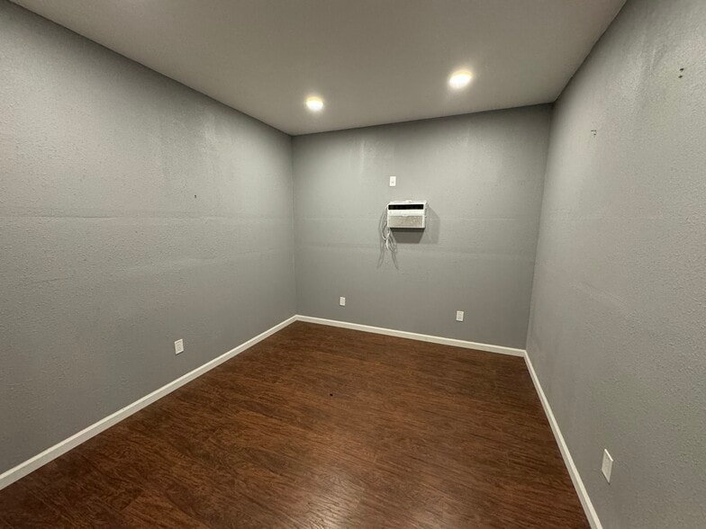 More Photos Of 3780 Main St, Oakley Flex For Lease