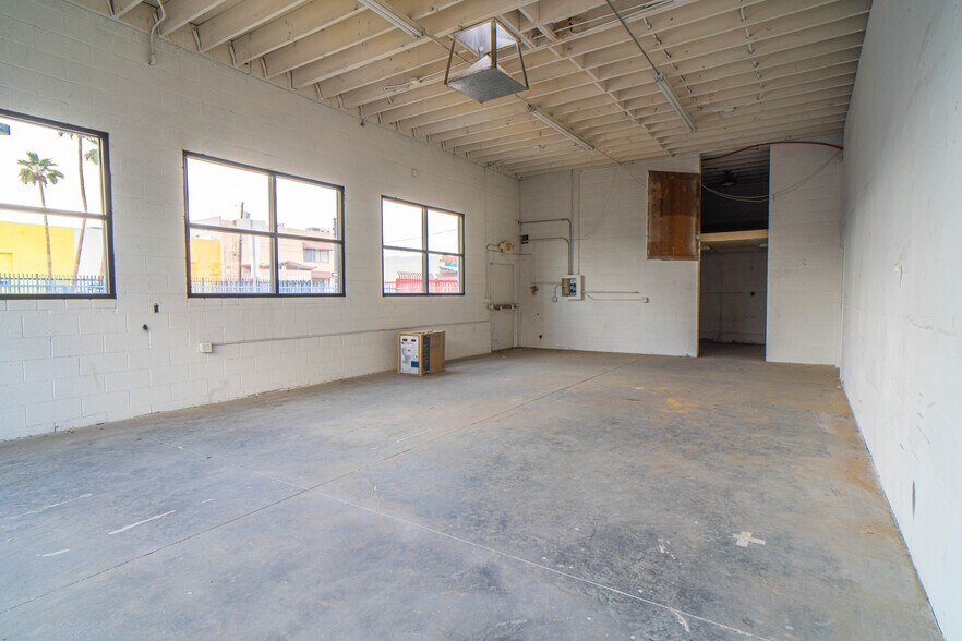 More Photos Of 914 S Main St, Las Vegas Restaurant For Lease