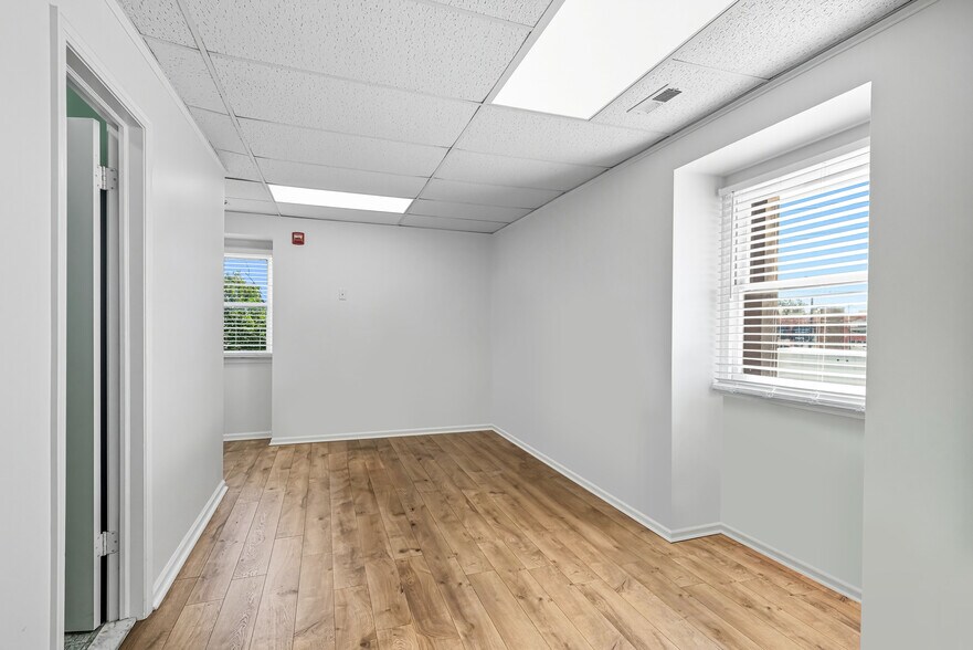 More Photos Of 2605 US 130, Cinnaminson Office For Lease