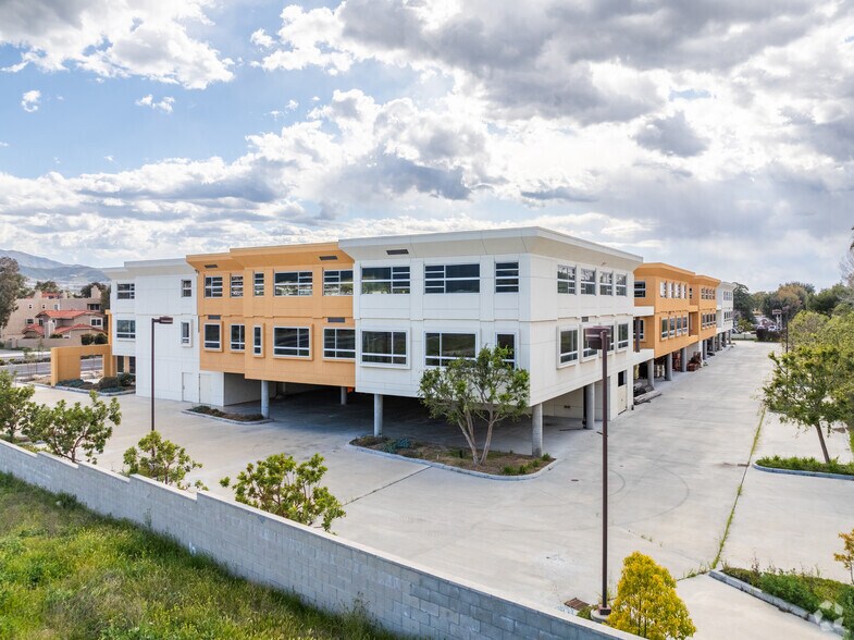 More Photos Of 17901 Soledad Canyon Rd, Santa Clarita Office For Sale