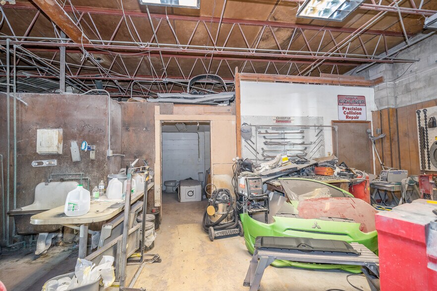More Photos Of 1018 Orange St, Titusville Warehouse For Sale