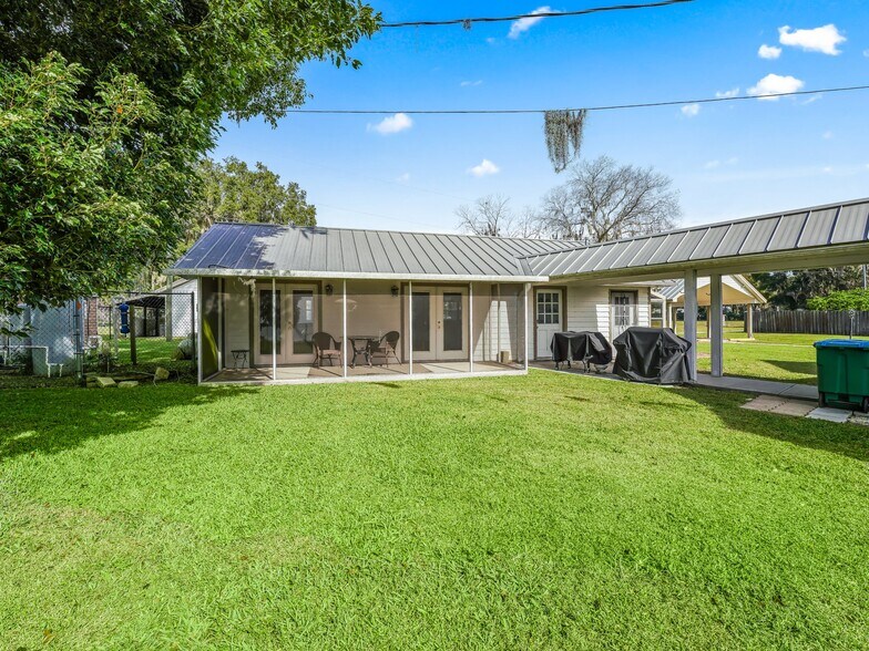 More Photos Of 12730 E Highway 25, Ocklawaha Specialty For Sale