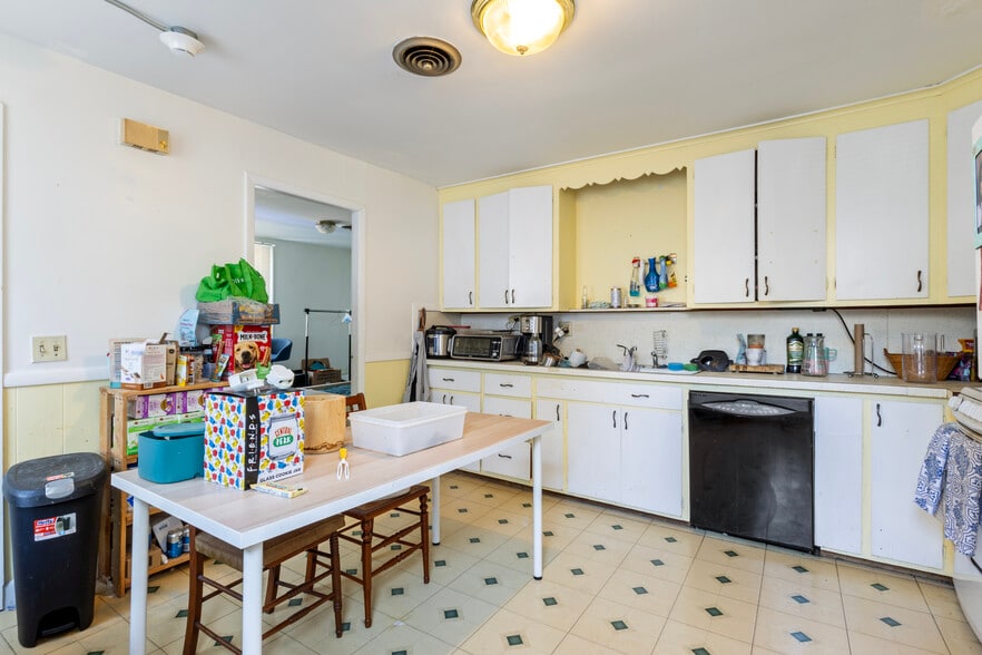 More Photos Of 176 Williams St, Providence Apartments For Sale