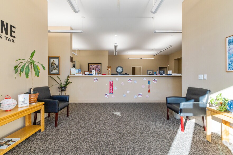 More Photos Of 422 S 5th St, Klamath Falls Office For Sale