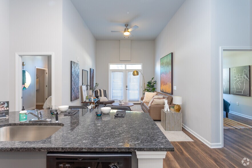 More Photos Of 306 E 10TH St, Greenville Apartments For Lease