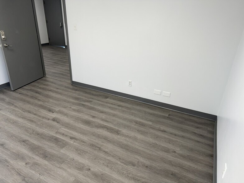 More Photos Of 3505 Cooper Dr, Elkhart Warehouse For Sale