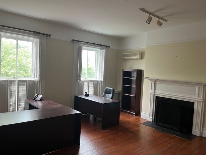 More Photos Of 112 N Cameron St, Winchester Office For Lease