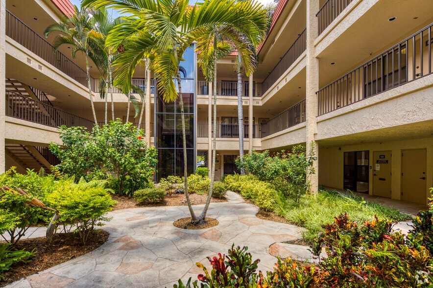 More Photos Of 2650 Bahia Vista St, Sarasota Medical For Sale