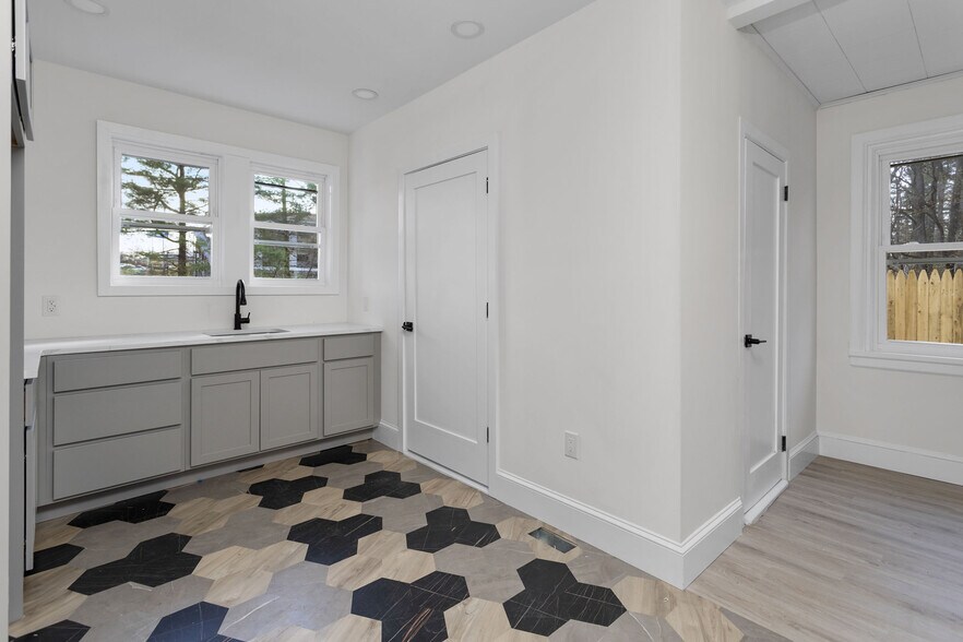 More Photos Of 1060 US Highway 206, Bordentown Medical For Sale