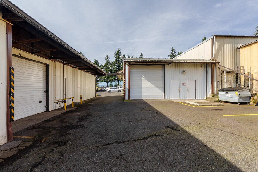 More Photos Of 311 E Reserve St, Vancouver Warehouse For Sale