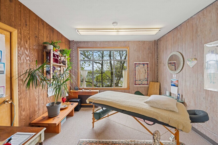 More Photos Of 340 Central Ave, Coos Bay Medical For Lease