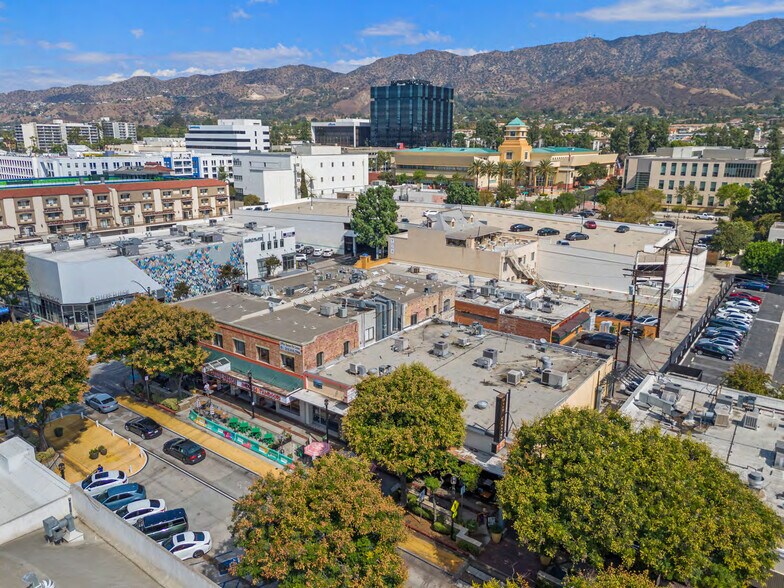 More Photos Of 130-140 N San Fernando Blvd, Burbank Storefront For Sale
