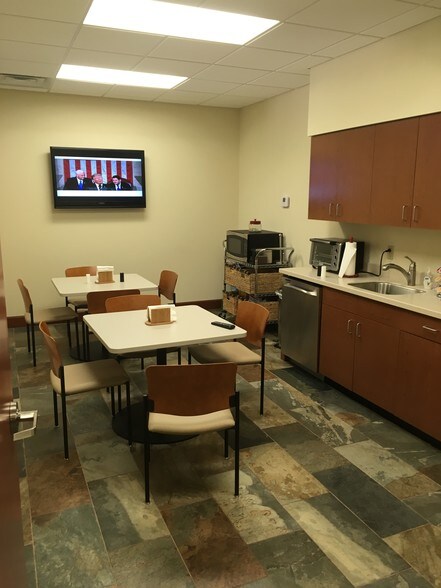More Photos Of 3006 Mount Vernon Rd, Hurricane Office Residential For Sale