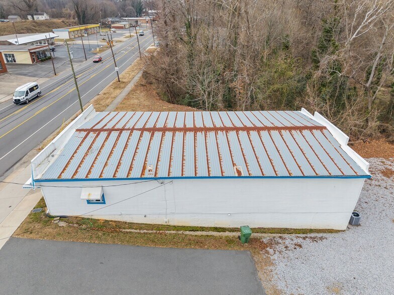 More Photos Of 1108 S Salisbury, Spencer Freestanding For Sale