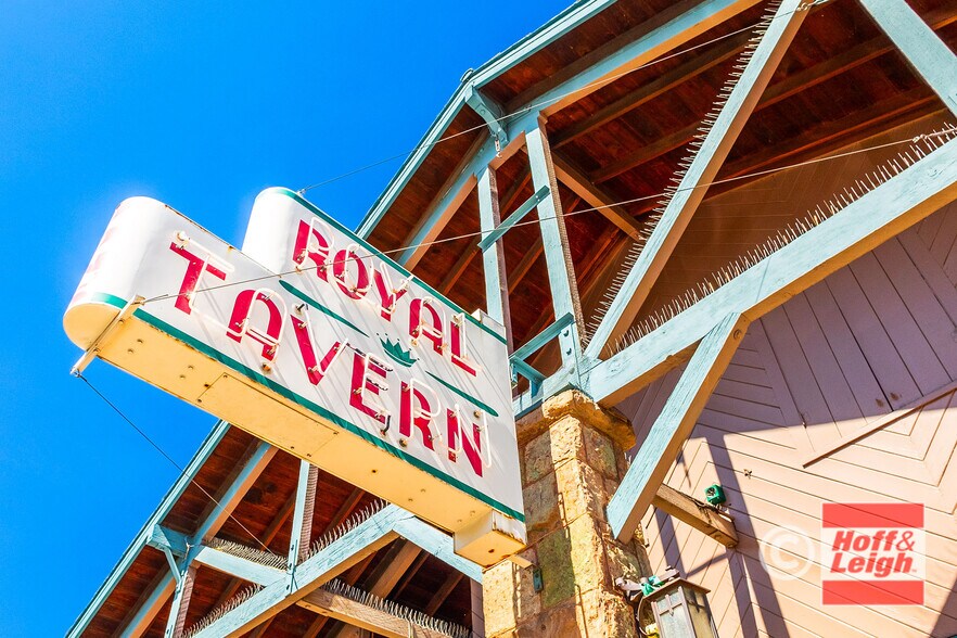 More Photos Of 924 Manitou Ave, Manitou Springs Bar For Sale